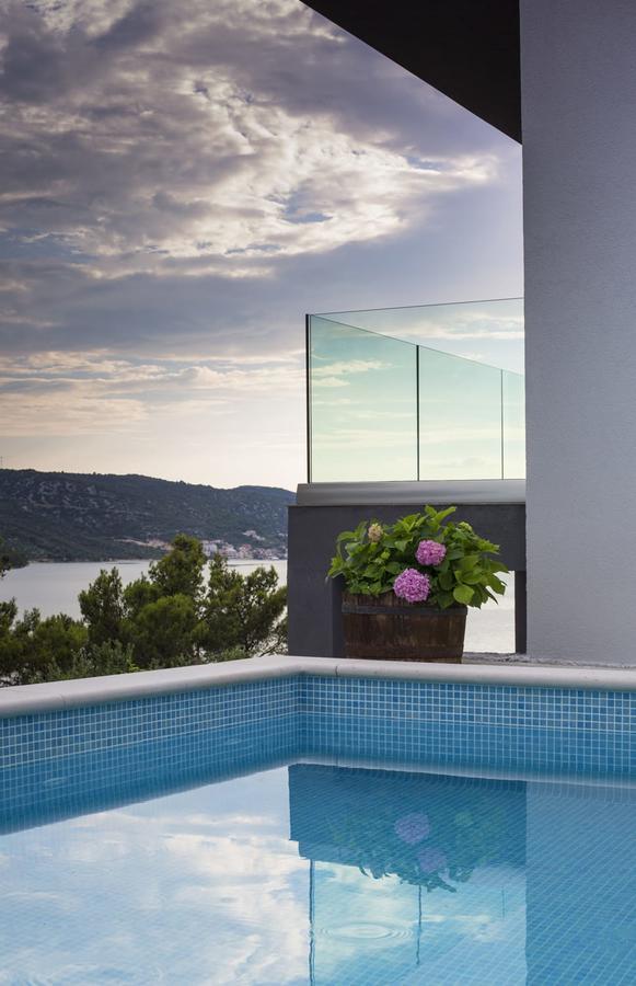 Villa Regina With Heated Pool And Sea View Marina Eksteriør billede